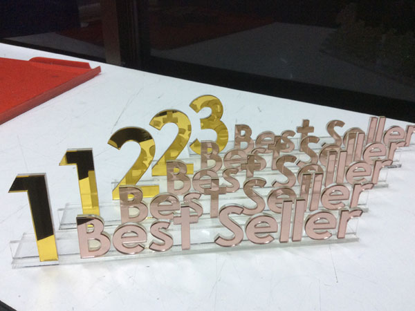 ป้ายตั้งโต๊ะ BestSeller อะคริลิค