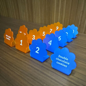 ป้ายอะคริลิคตั้งโต๊ะ หมายเลขคิวสำหรับร้านอาหาร