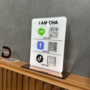 ป้ายสแกนเพิ่มเพื่อน พร้อมสัญลักษณ์ติดต่อ และ qr code สำหรับสแกนดูข้อมูล