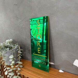 ป้ายตัวเลขห้อง store อะคริลิคเจาะฉลุ พื้นหลังเหลือง