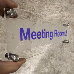 ป้ายห้องประชุม ติดสติ๊กเกอร์ฝ้าด้านหลัง