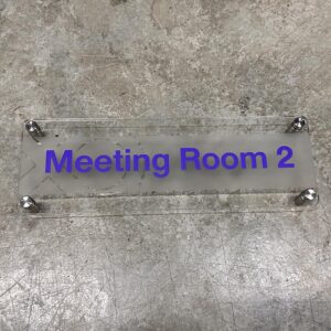 ป้ายอะคริลิค ติดสติ๊กเกอร์ ห้องประชุม