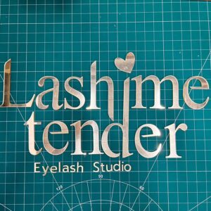 ตัวอักษรอะคริลิคติดผนัง อะคริลิคมิลเลอร์ สีสวยสะท้อนแสง