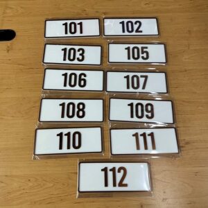 ป้ายตัวเลขอะคริลิค เลขห้อง 101-112